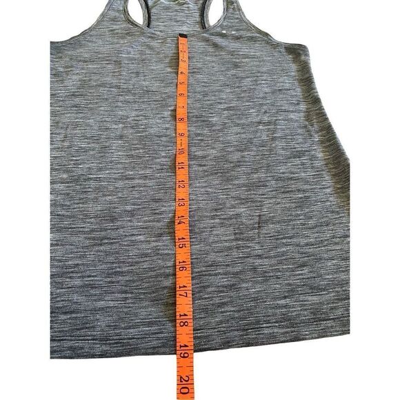 Under Armour Loose Heat Gear Racerback Tank Top Sporty Athletic Athleisure - Picture 12 of 14